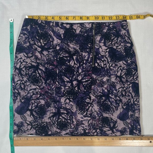 RW&CO Purple Abstract Floral Pencil Skirt Sz 2 - Picture 3 of 7
